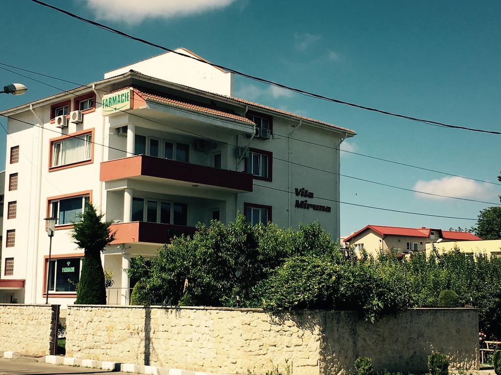 Hôtel Vila Miruna à Eforie Nord Extérieur photo